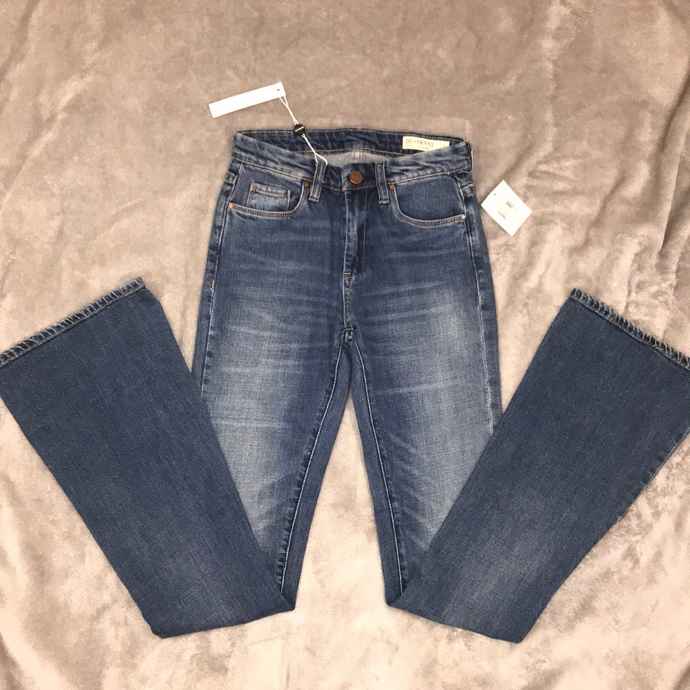 ◾️NWT High Waisted Flare Jeans◾️